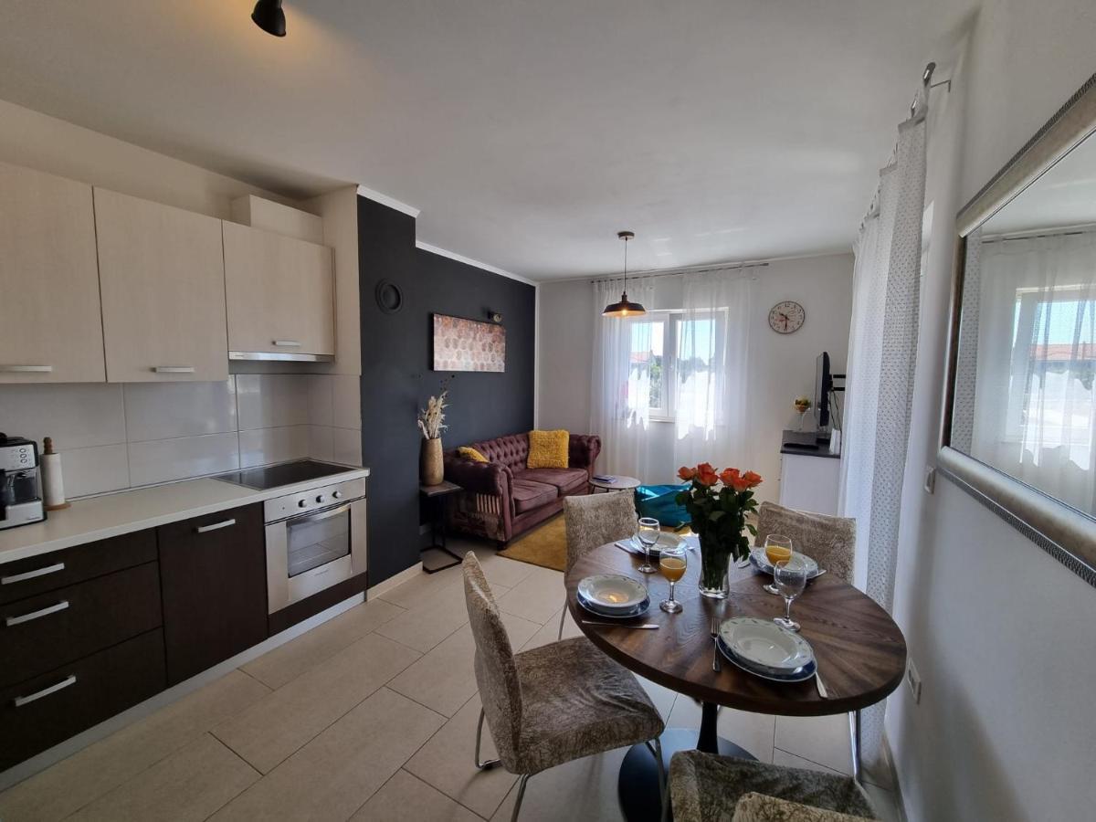 Apartman Marija Biograd Na Moru Zewnętrze zdjęcie