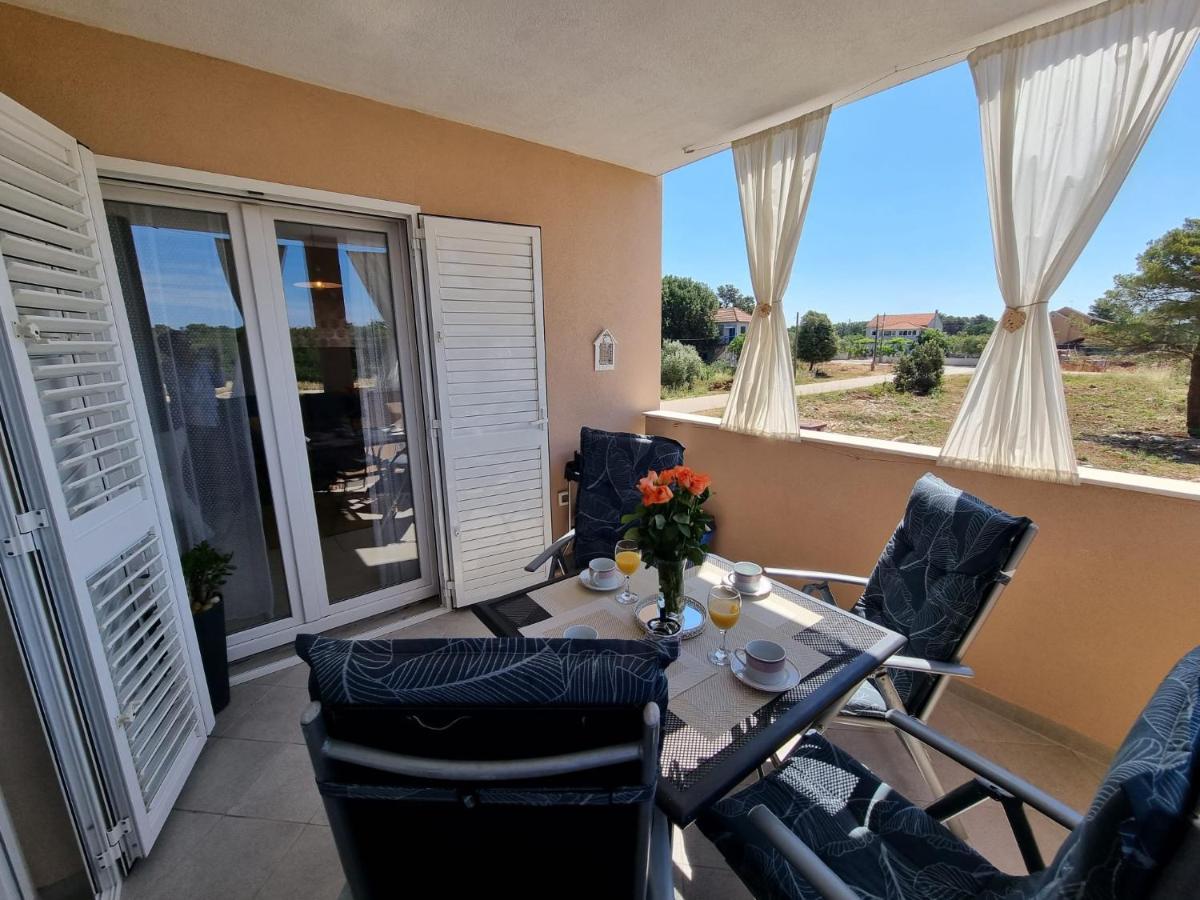 Apartman Marija Biograd Na Moru Zewnętrze zdjęcie